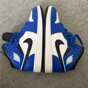Air Jordan 1 Mid In Royal Blue (read description)